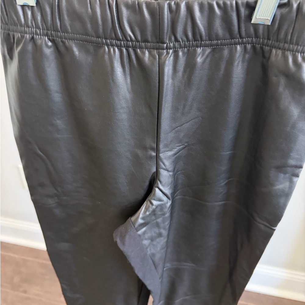 Old Navy Black Faux Leather Leggings - Picture 2 of 6